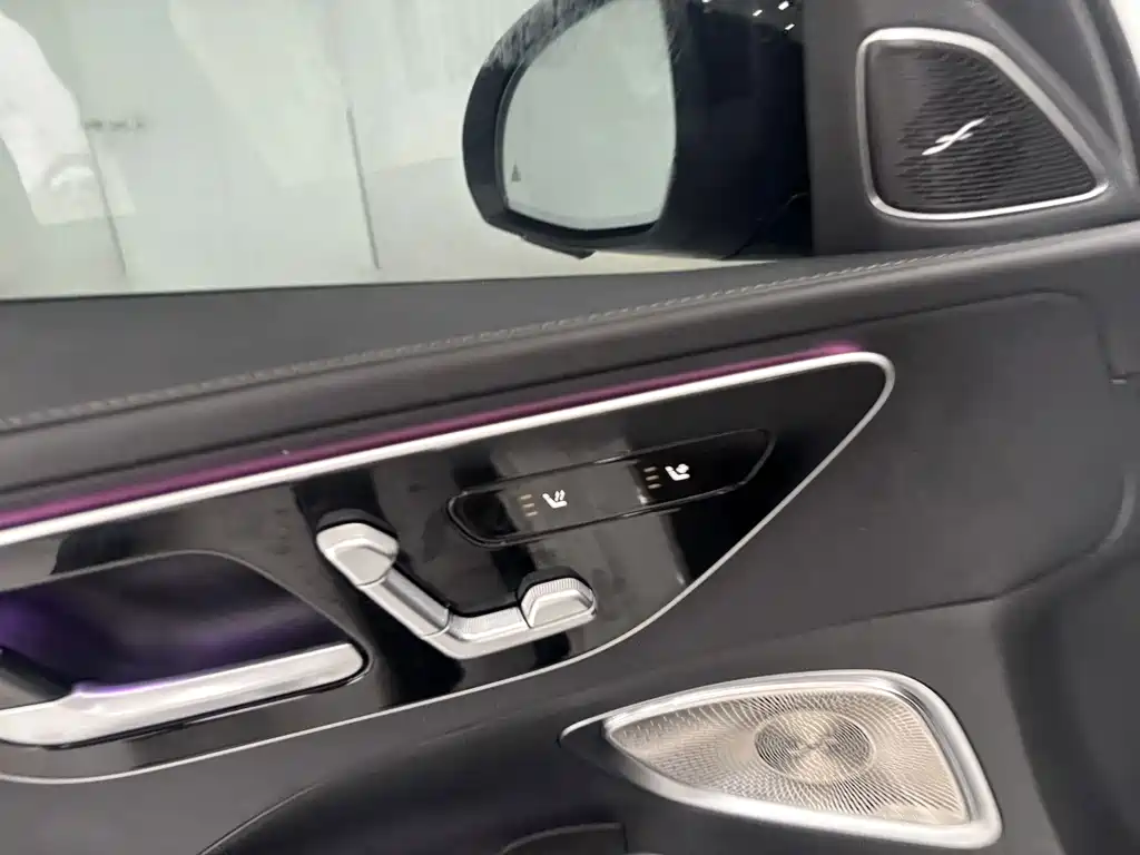 Mercedes-Benz C-Class — миниатюра 12