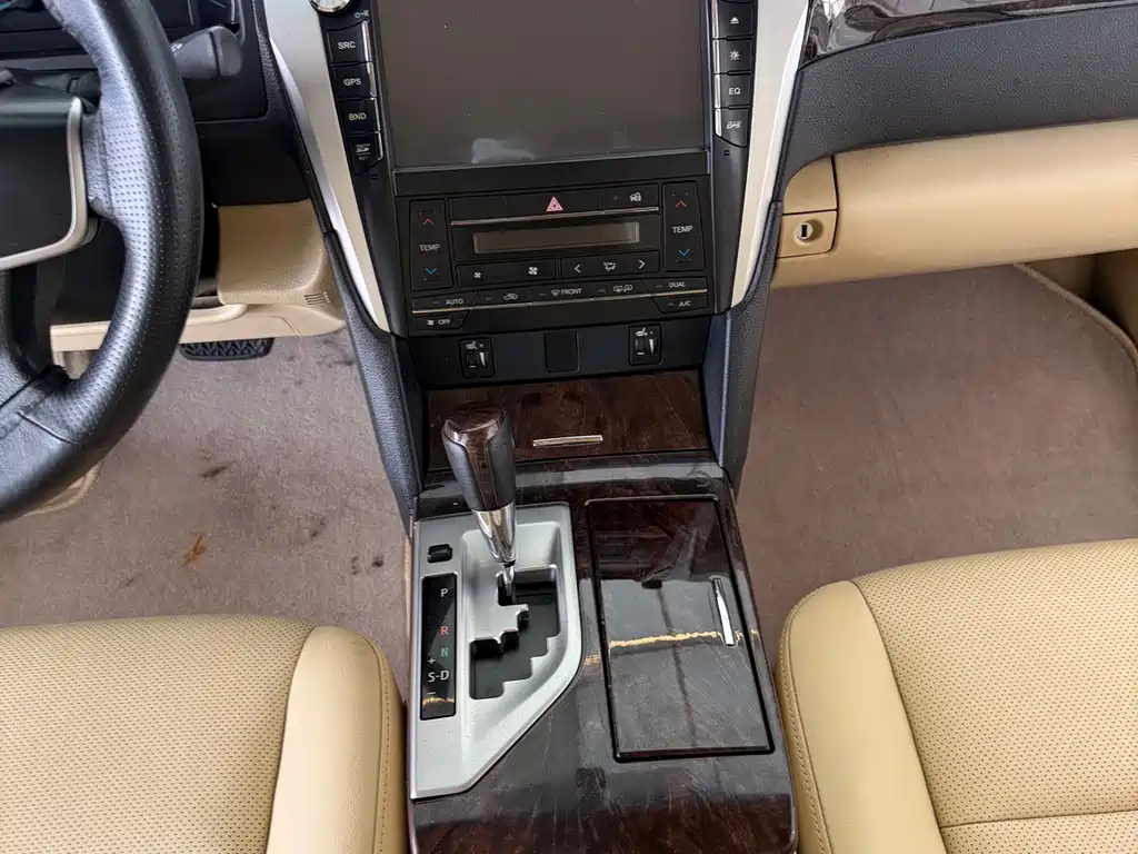 Toyota Camry — миниатюра 27