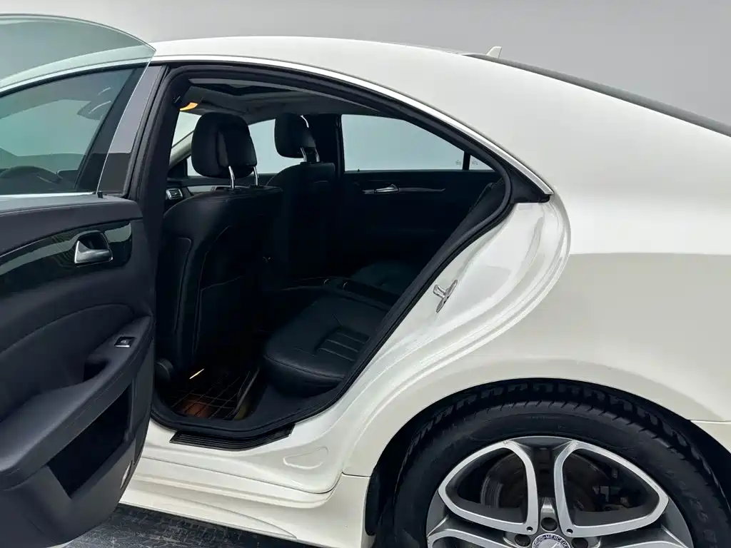 Mercedes-Benz CLS — миниатюра 16