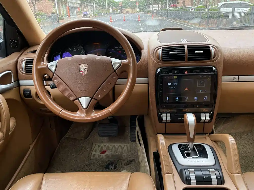 Porsche Cayenne — миниатюра 15