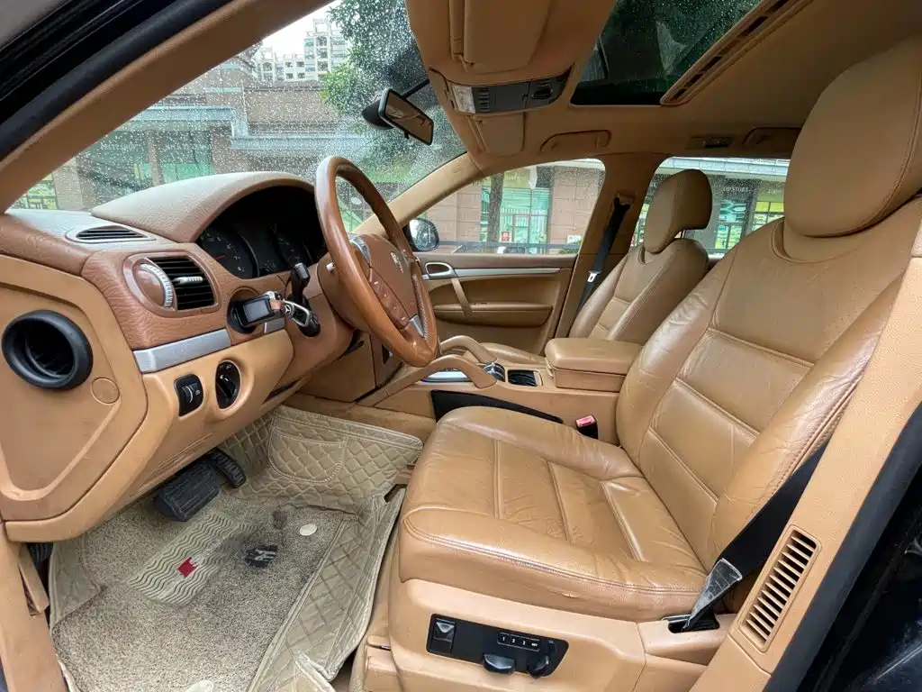 Porsche Cayenne — миниатюра 10