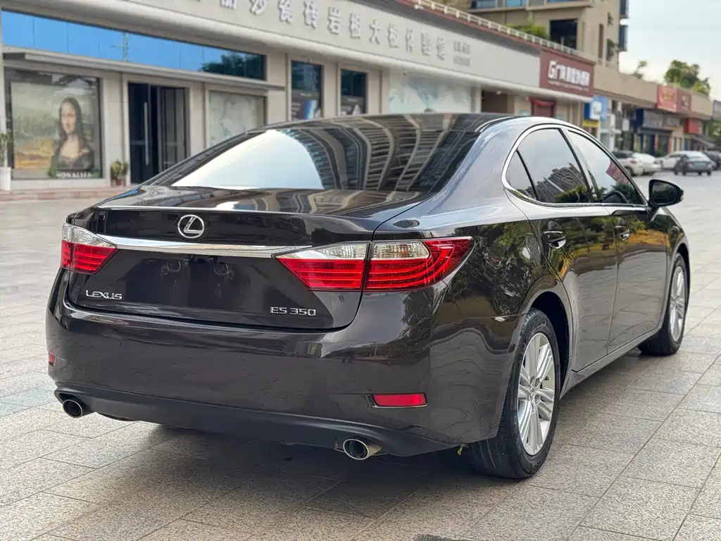 Lexus ES — миниатюра 6