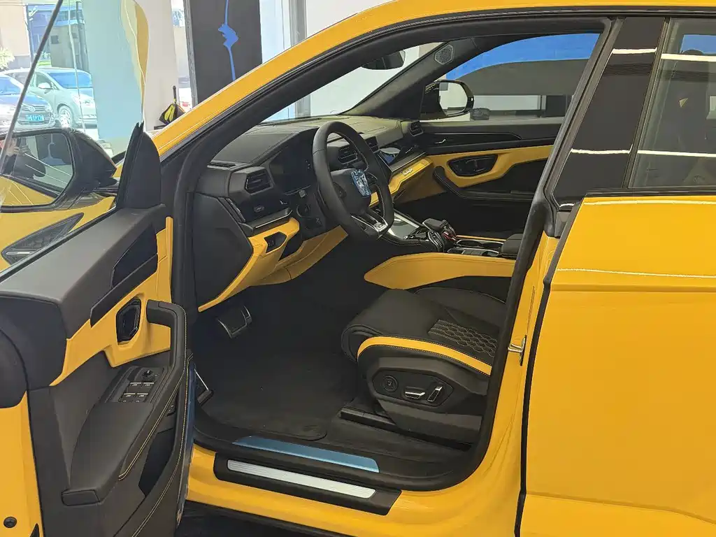 Lamborghini Urus SE — фотографии объявления, Фото 6