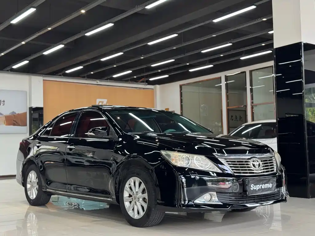 Toyota Camry — миниатюра 2