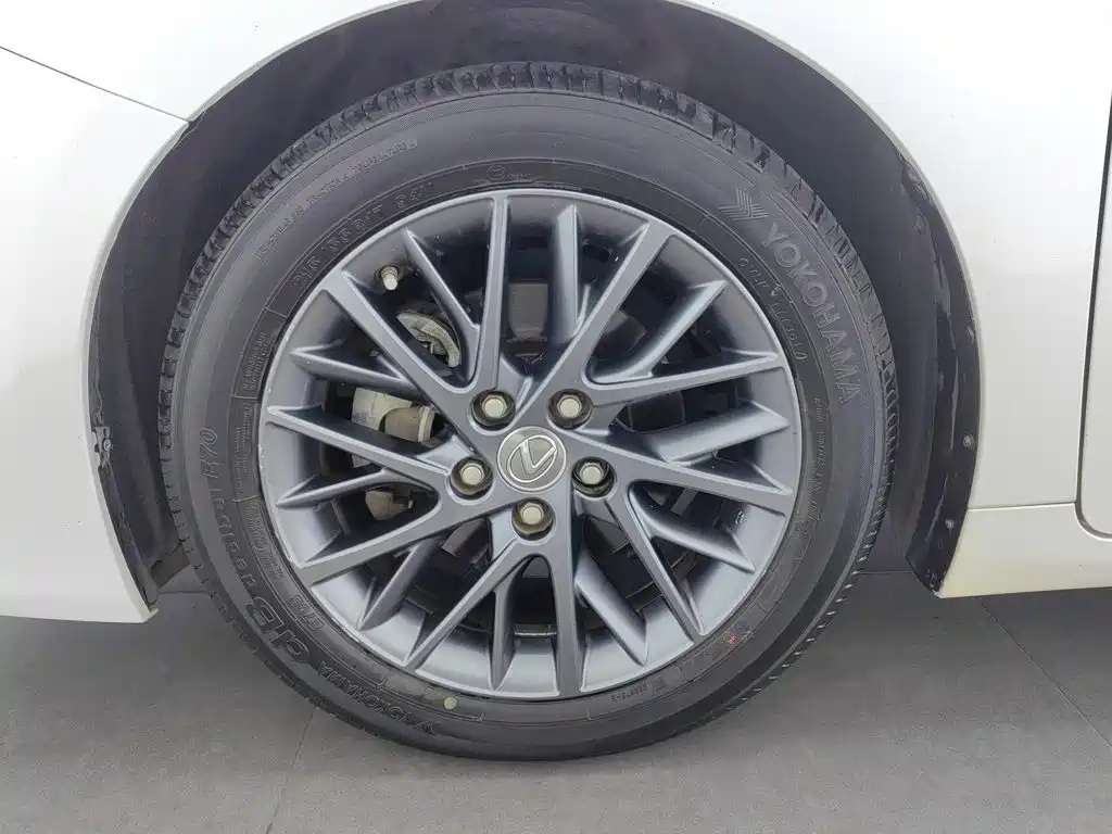 Lexus ES — миниатюра 17
