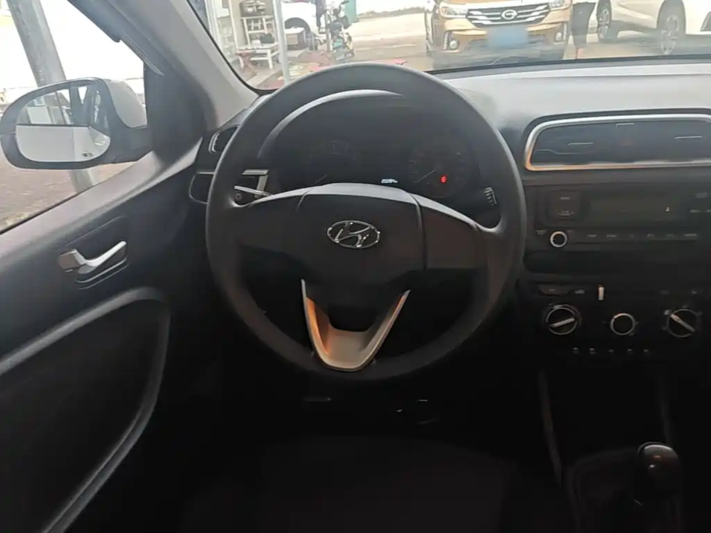 Hyundai Verna — миниатюра 11