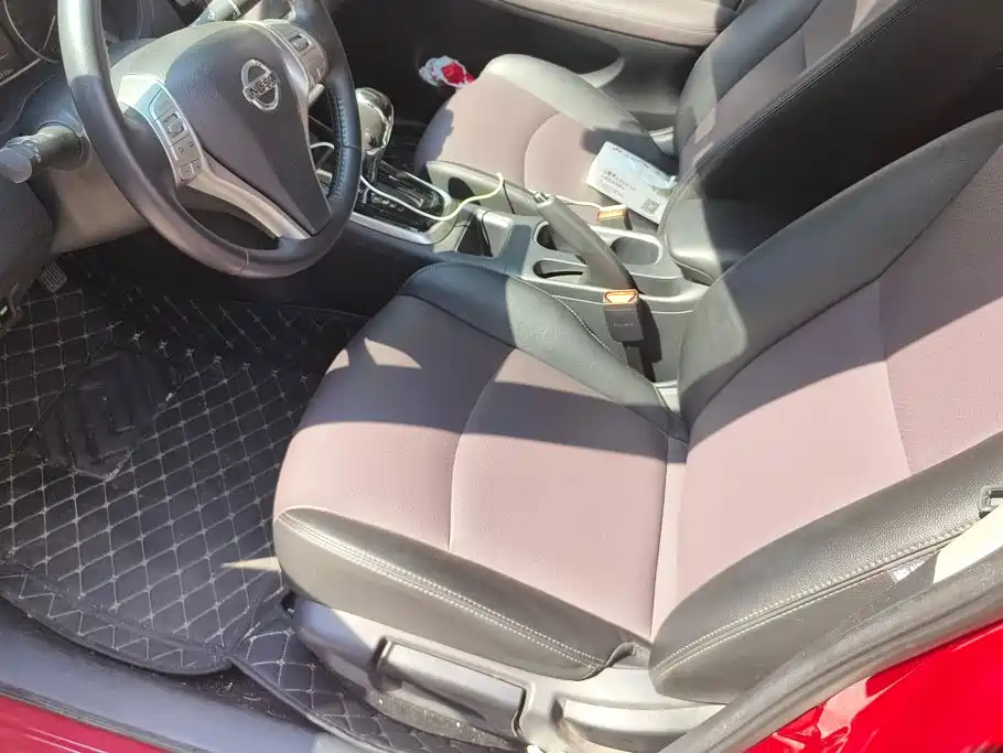 Nissan Tiida — миниатюра 8