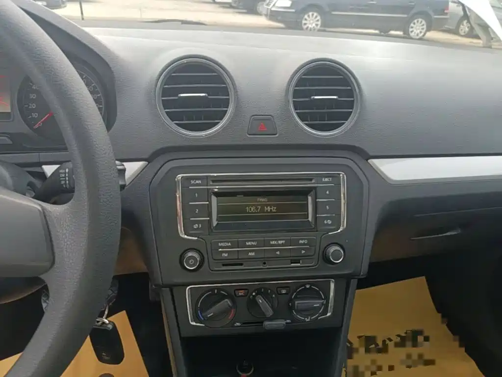 Volkswagen Jetta — миниатюра 13
