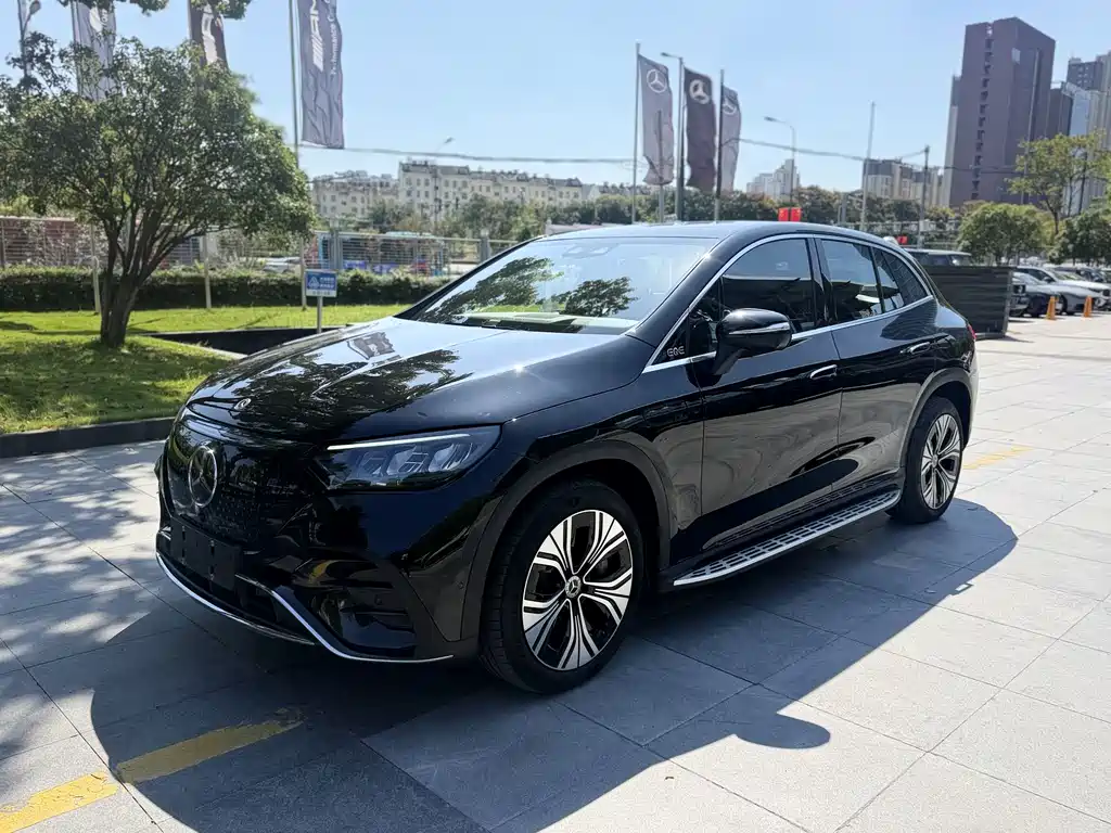 Mercedes-Benz EQE SUV