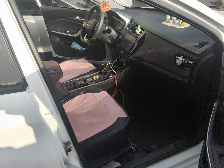 CHERY Tiggo 3x 1.5 л 2021 г. Белый, пробег 35400 км