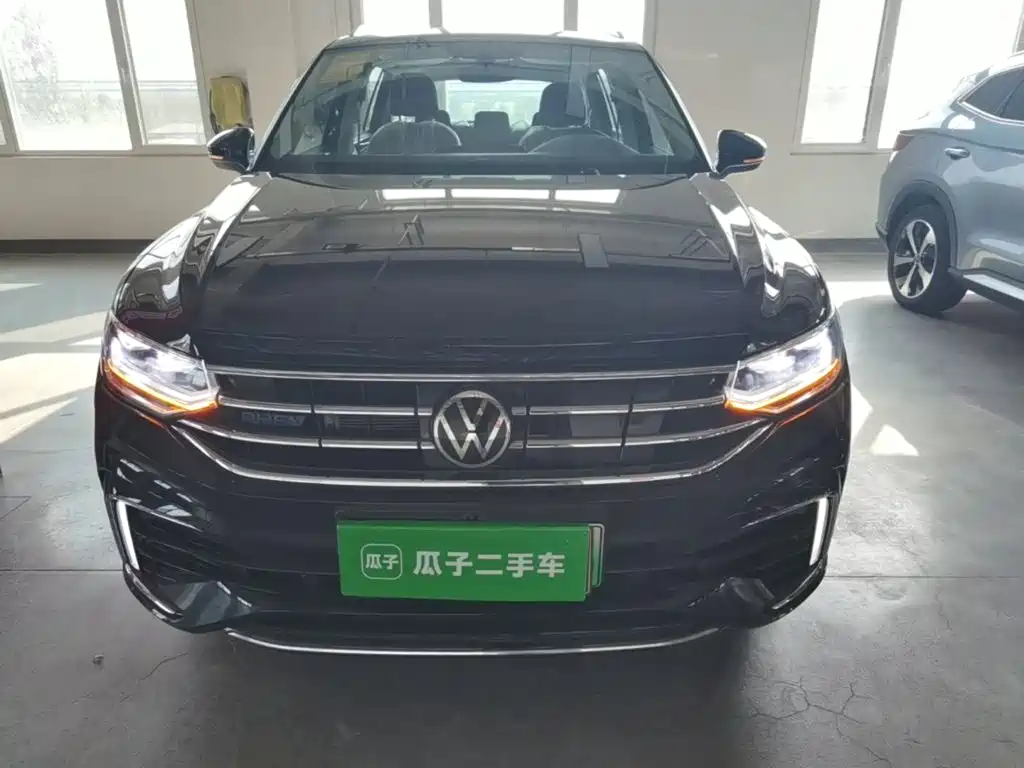 Volkswagen Tiguan L PHEV — миниатюра 3
