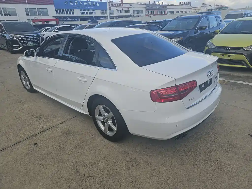 Audi A4L — миниатюра 12