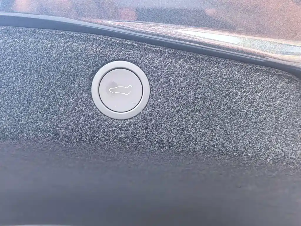 Tesla Model 3 — миниатюра 15