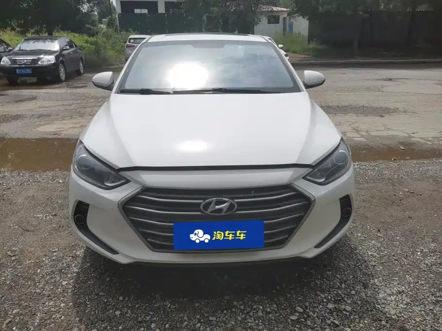 Hyundai Elantra — миниатюра 2