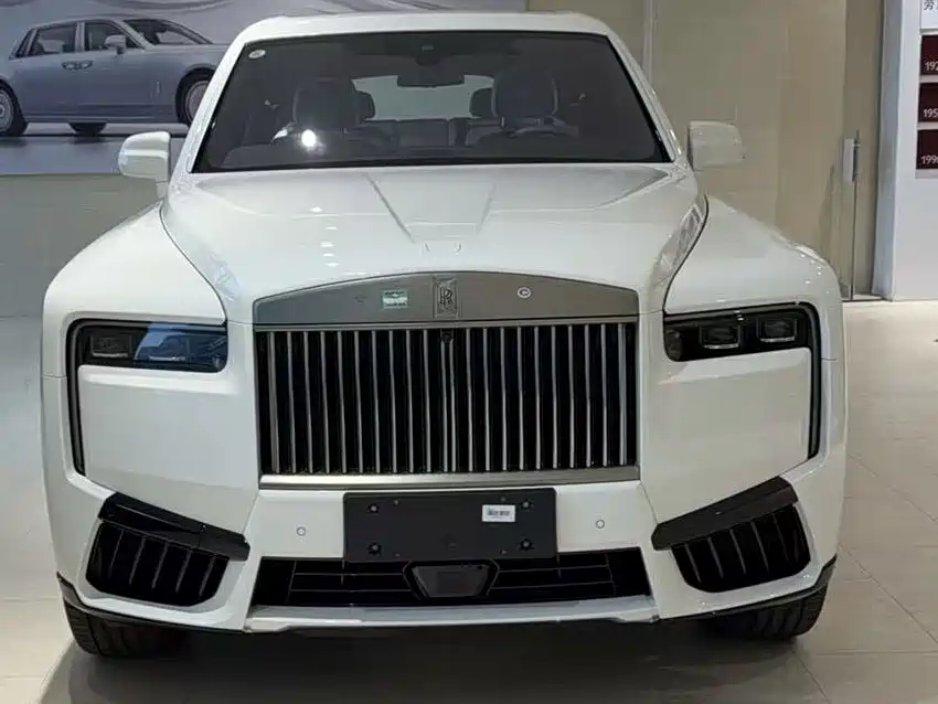Rolls-Royce Cullinan 0