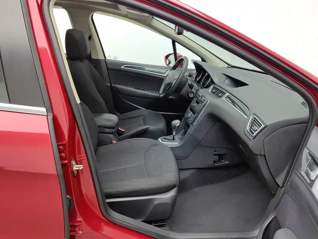 Peugeot 308 — миниатюра 23