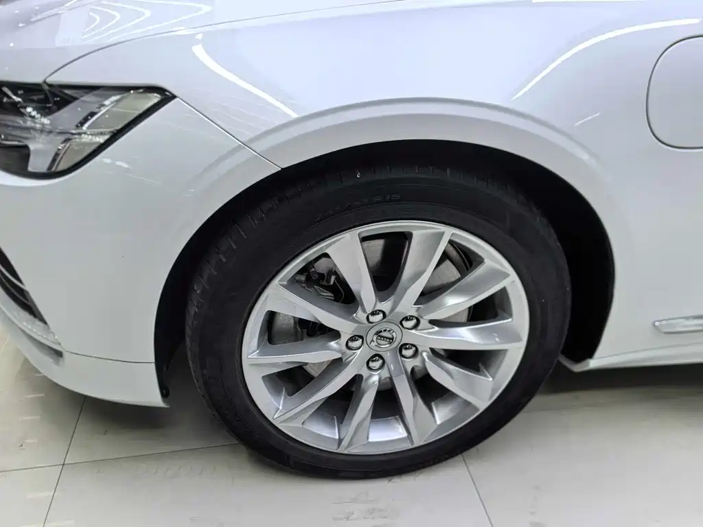 Volvo S90 2020 T8 E Luxury