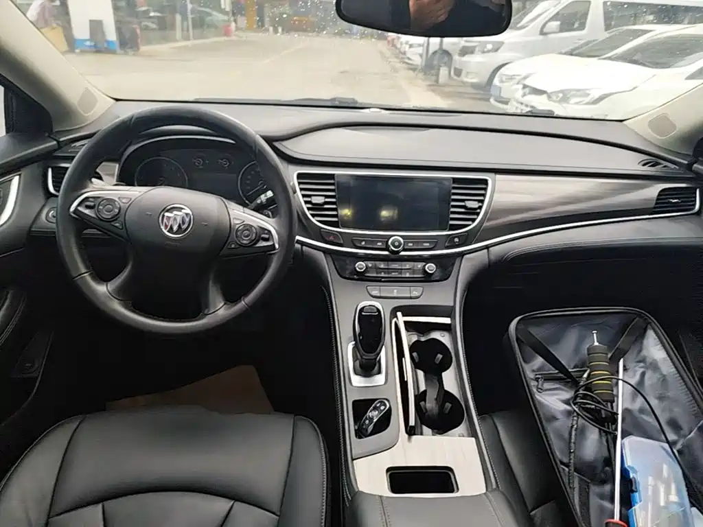 Buick LaCrosse — миниатюра 10
