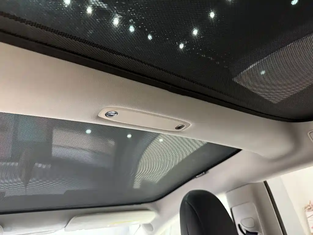 Tesla Model 3 — миниатюра 14