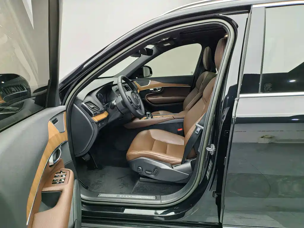 Volvo XC90 — миниатюра 13