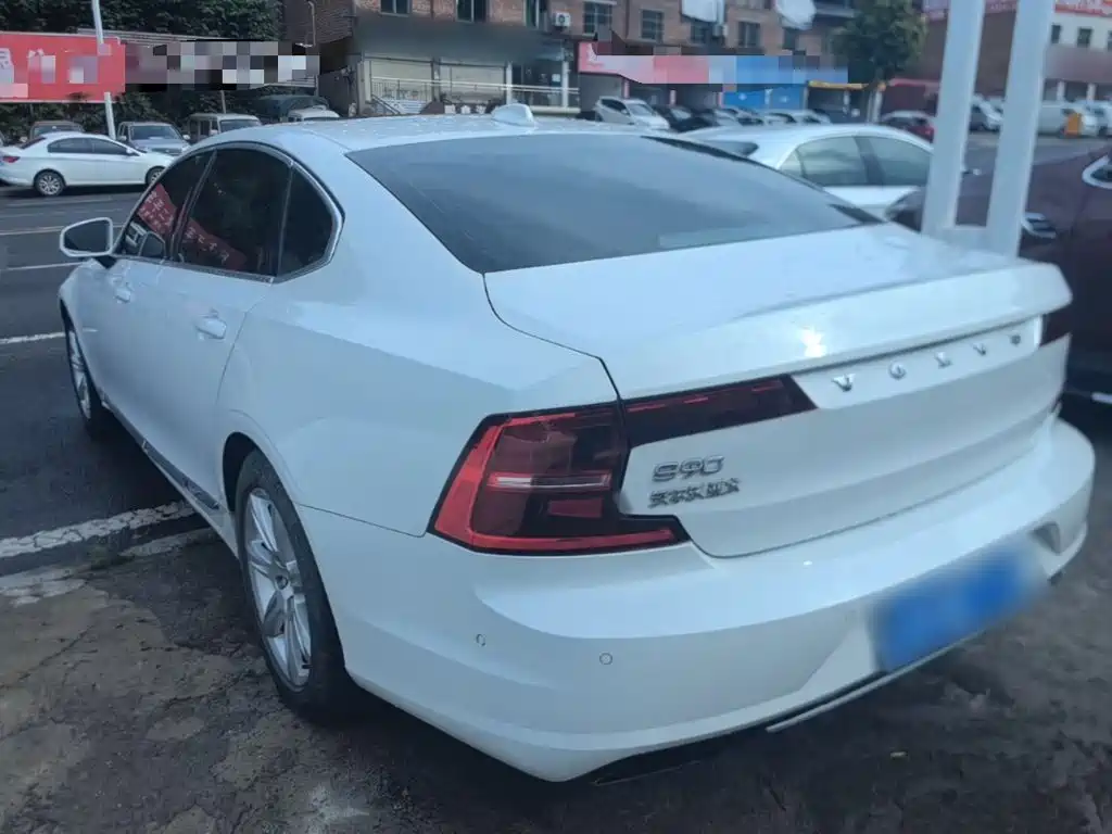 Volvo S90 — миниатюра 5
