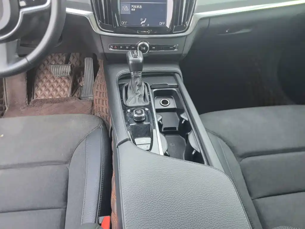 Volvo S90 — миниатюра 14