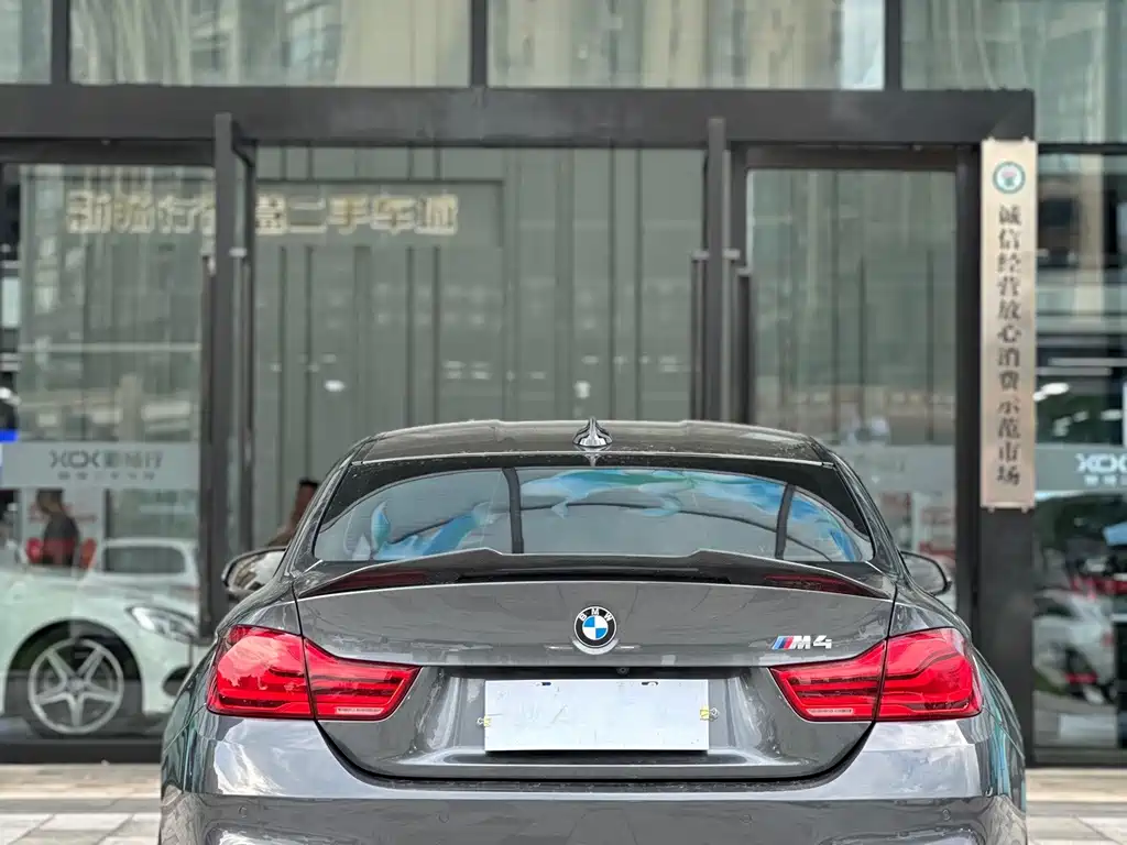 BMW M4 — миниатюра 7