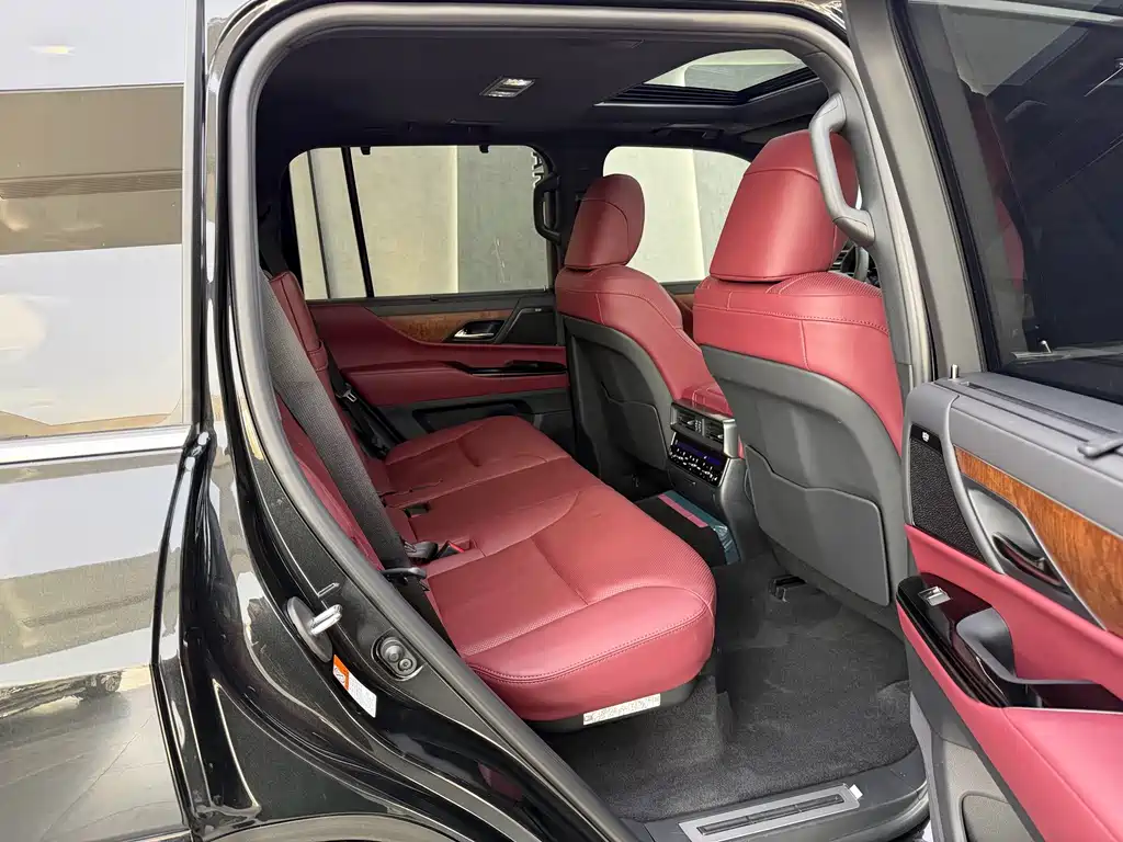 Lexus LX — миниатюра 12