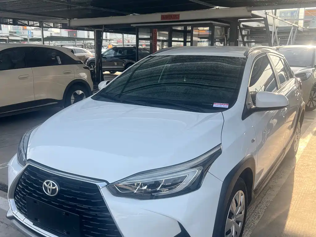 Toyota Yaris L 2023