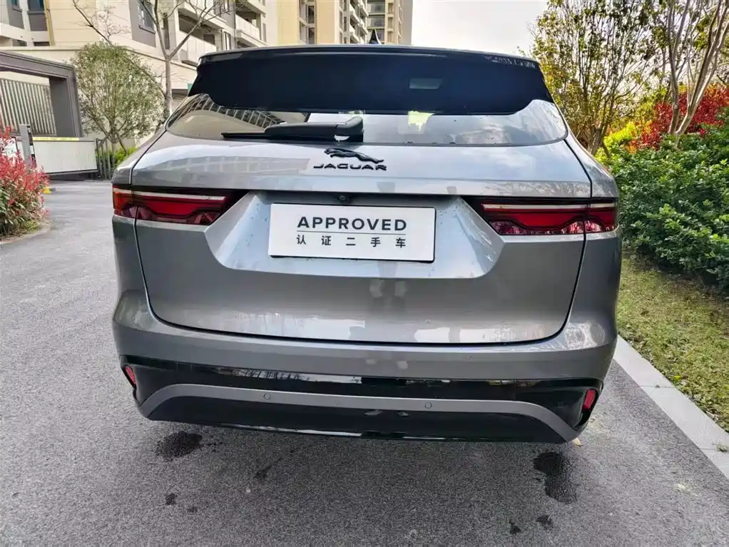 Jaguar F-Pace 2025 P250 R-Dynamic SE