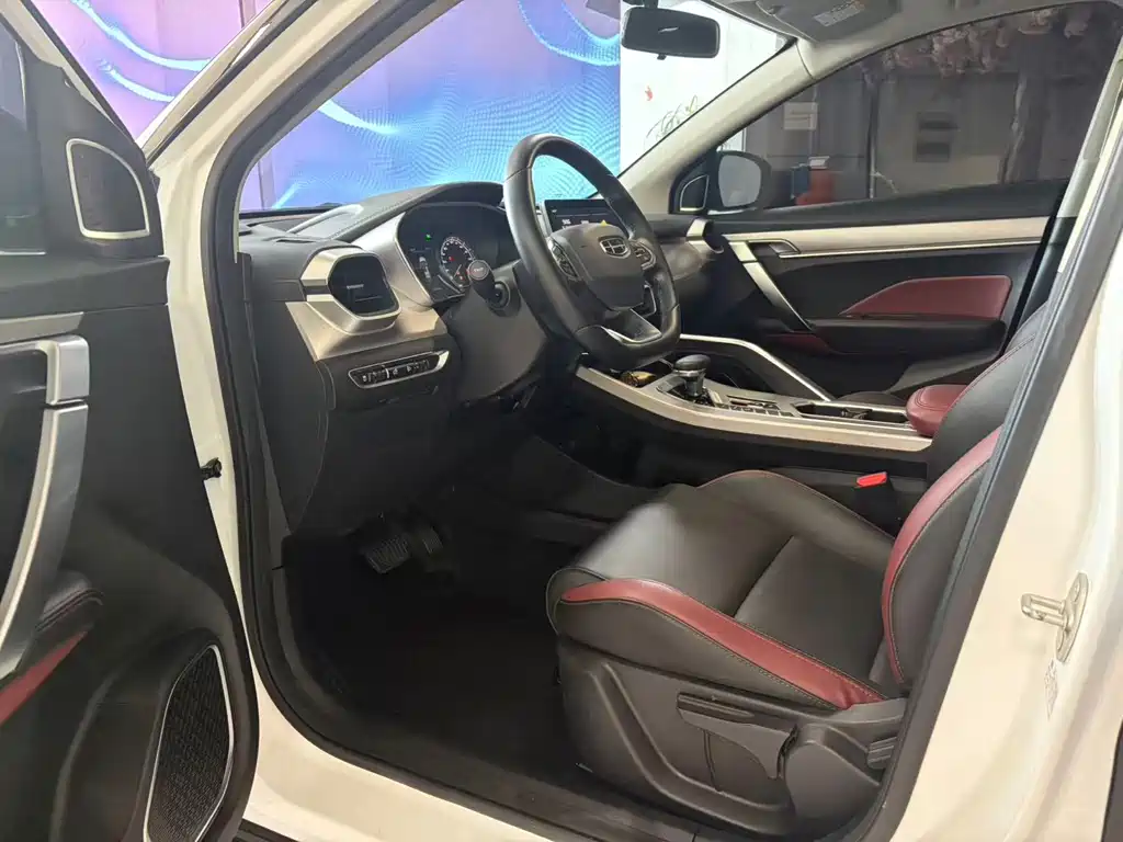 Geely Binyue — миниатюра 9