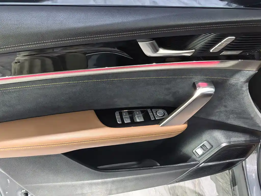 BYD Tang New Energy — миниатюра 6
