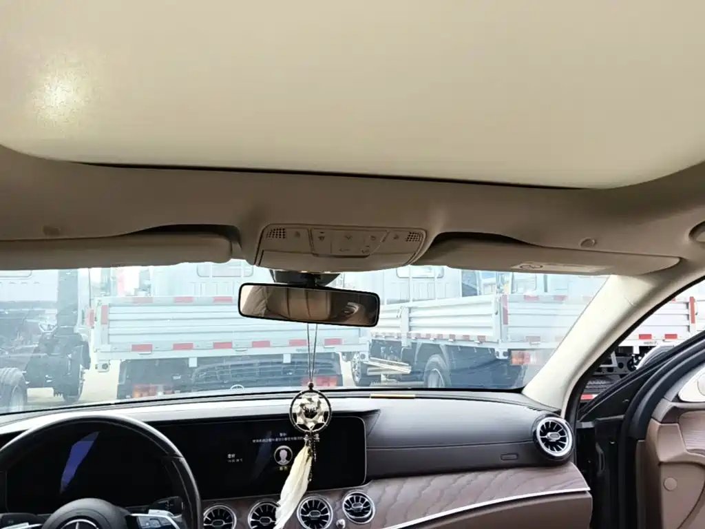 Mercedes-Benz E-Class — миниатюра 23