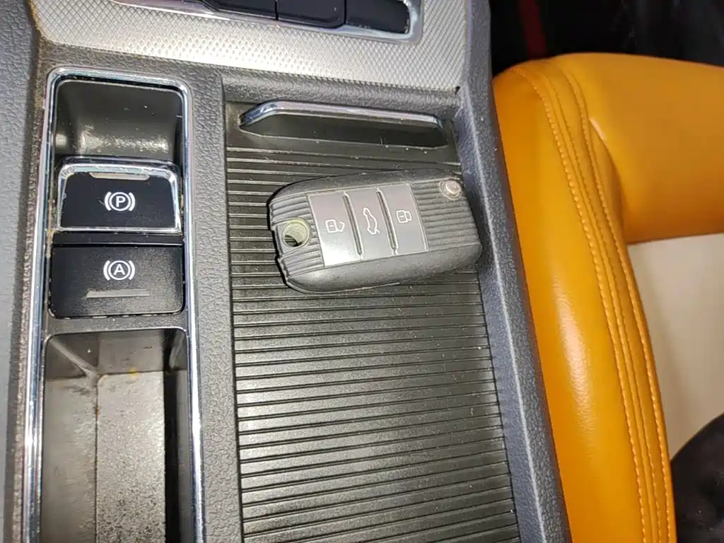 Roewe RX5 — миниатюра 9