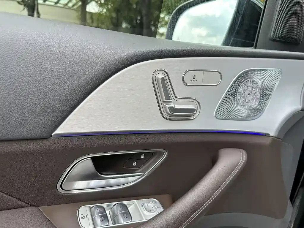 Mercedes-Benz GLE (Import) — миниатюра 20