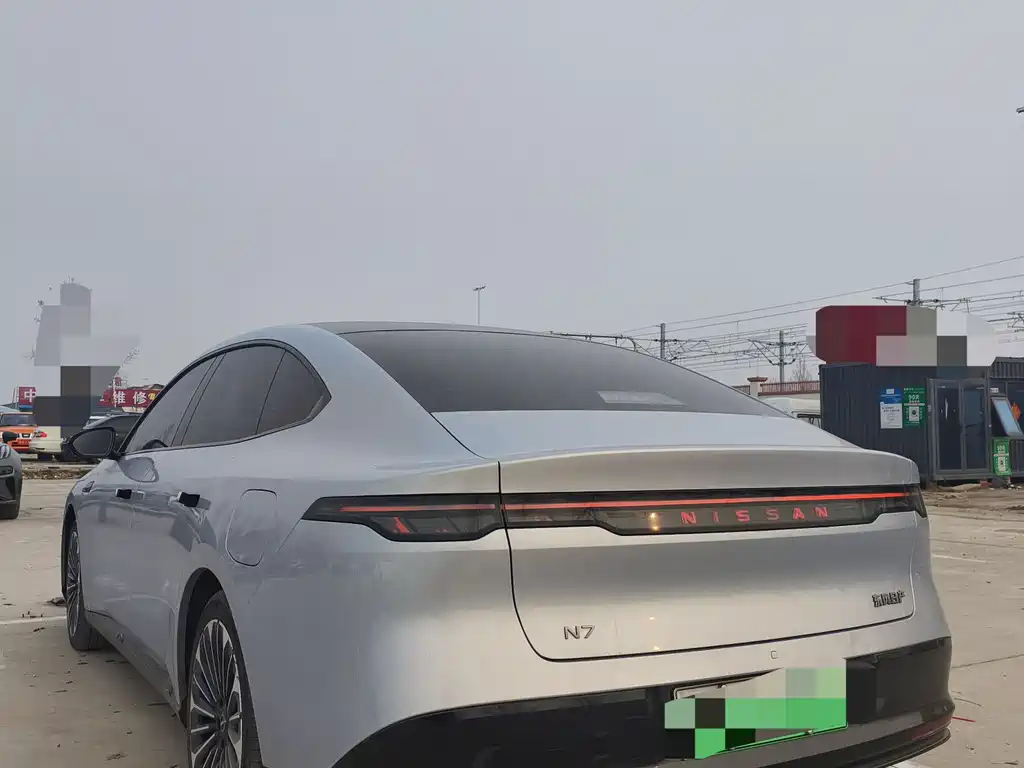 NISSAN N7