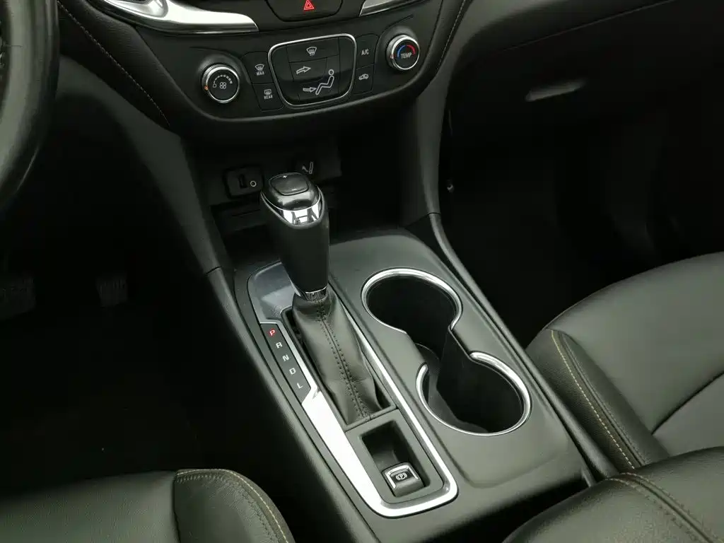 Chevrolet Equinox — миниатюра 13