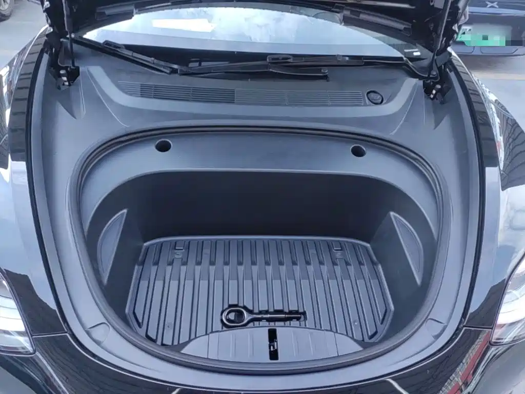 Tesla Model 3 — миниатюра 20