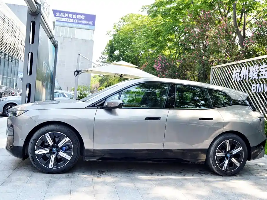 BMW iX 2023 xDrive50