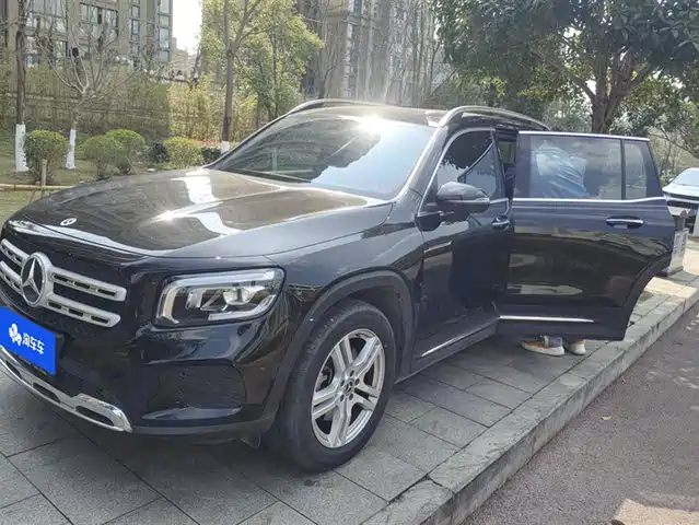 MERCEDES-BENZ GLB