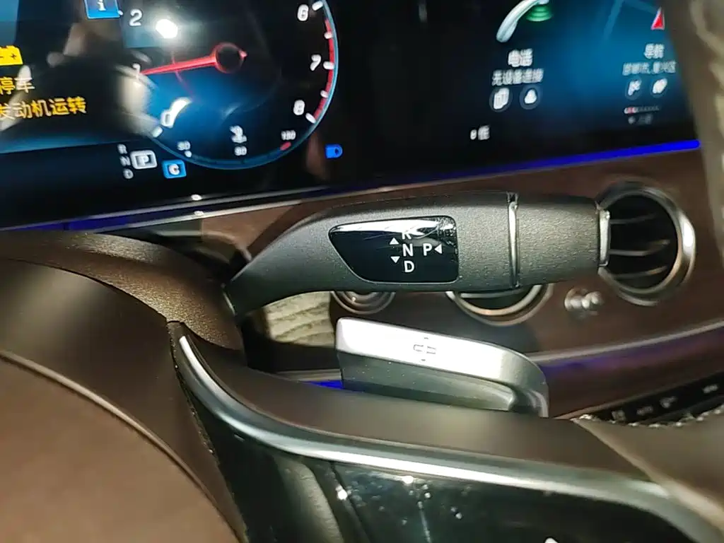 Mercedes-Benz E-Class — миниатюра 14
