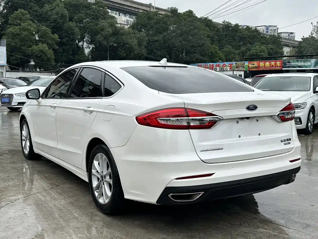 Ford Mondeo 2020 — фото 5