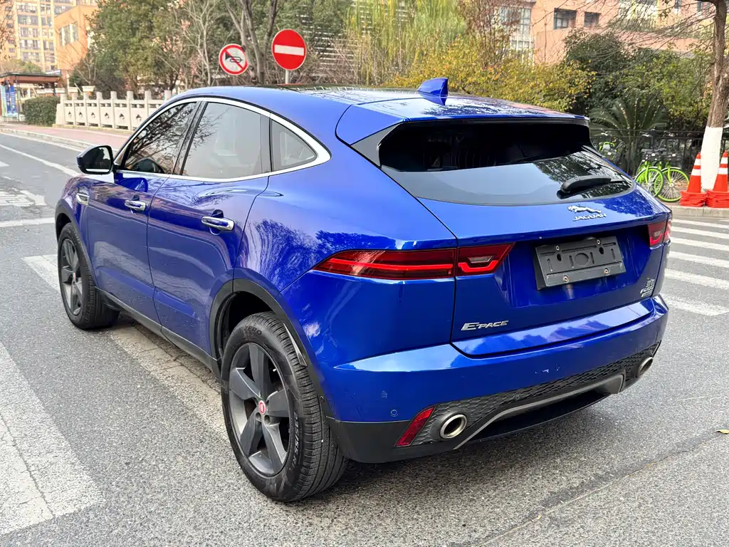 JAGUAR E PACE