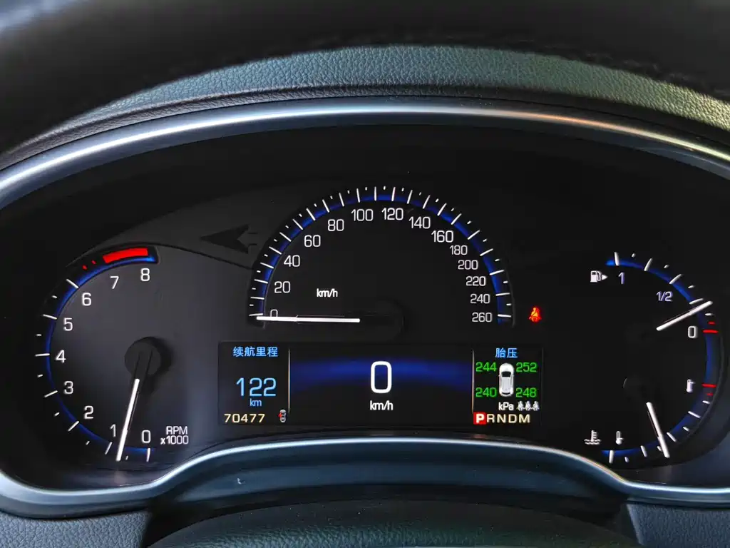 Cadillac SRX — миниатюра 5