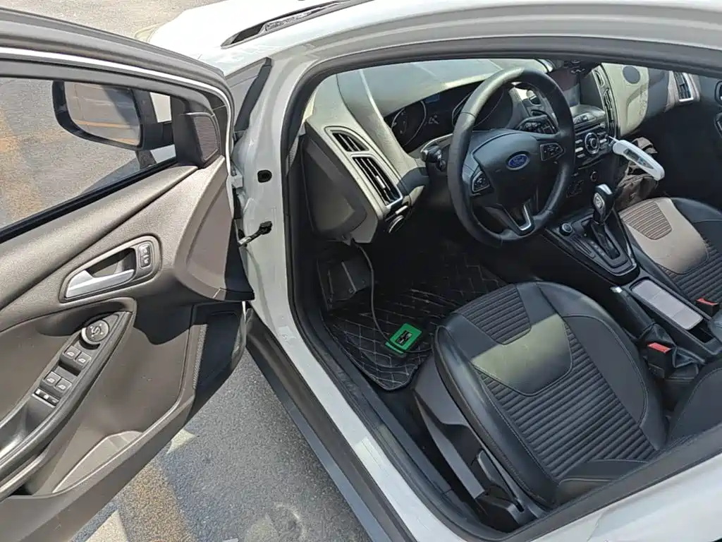 Ford Focus — миниатюра 16