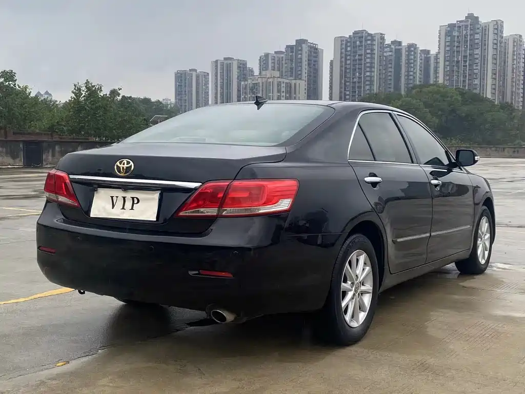 Toyota Camry — миниатюра 5