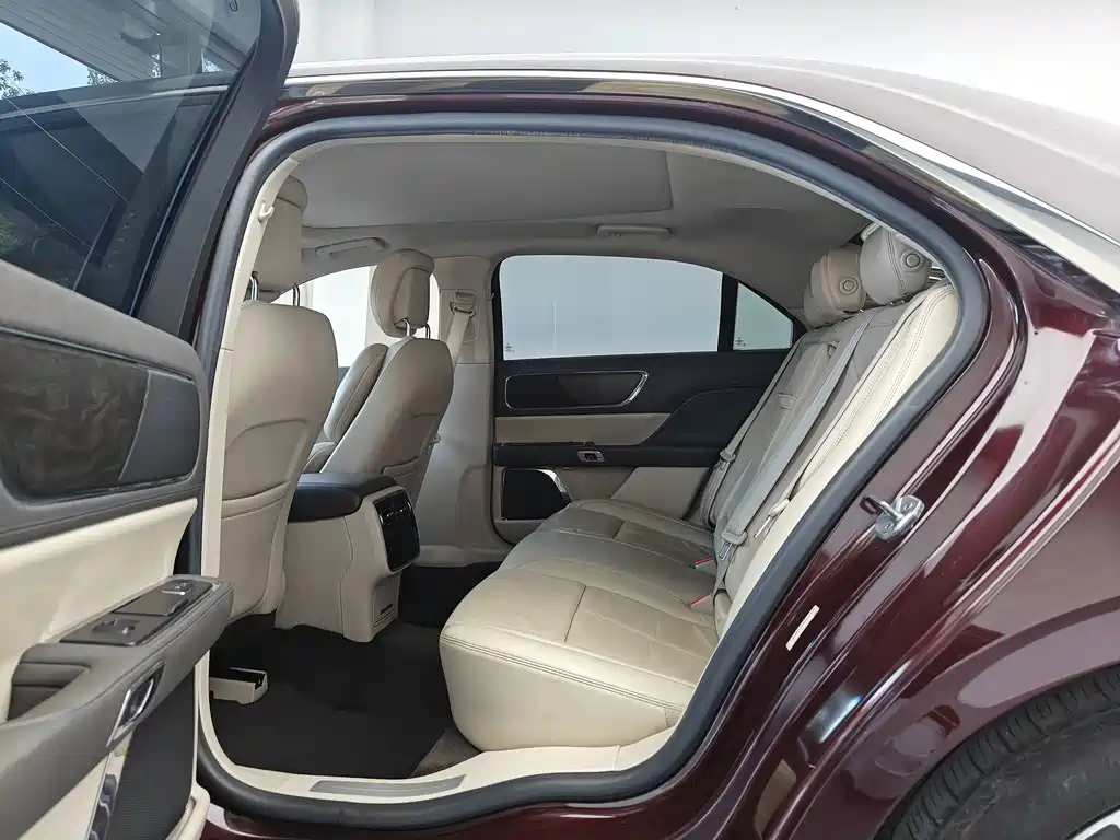 Lincoln Continental — миниатюра 11