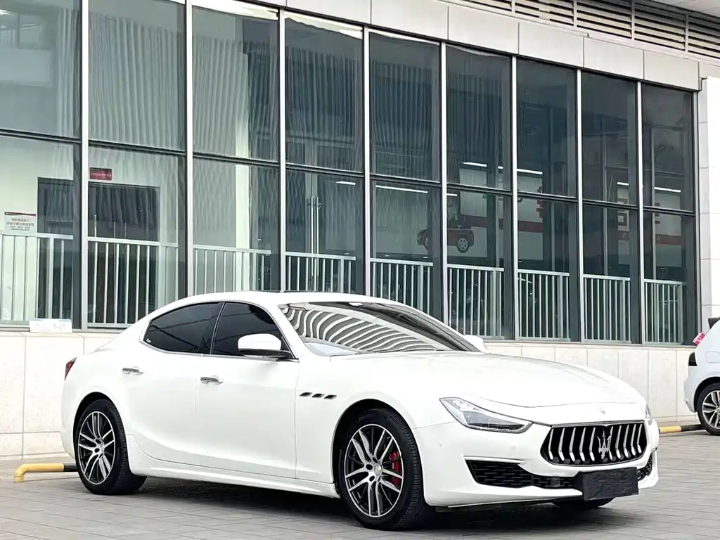 MASERATI GHIBLI