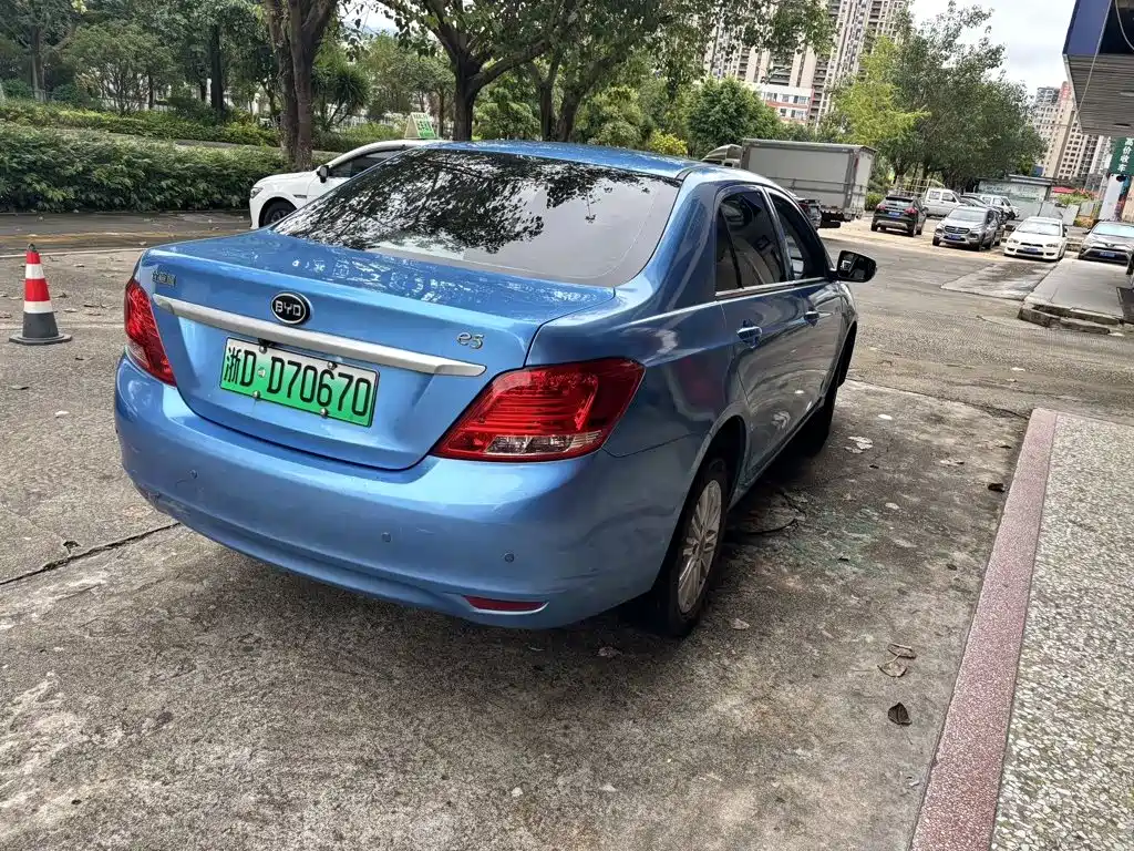 BYD e5 — миниатюра 8