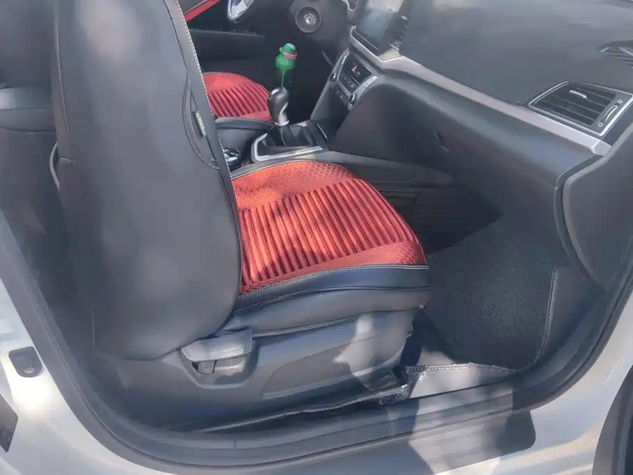 Hyundai Elantra — миниатюра 8